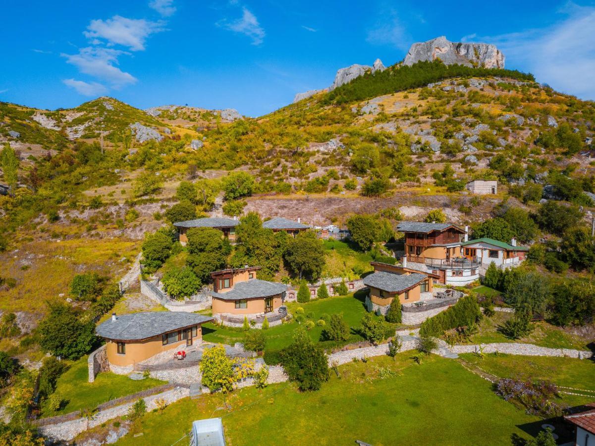 Eco Village Under The Cliffs Ilindentsi Extérieur photo