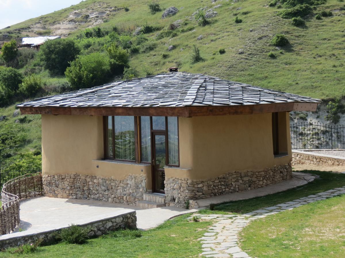 Eco Village Under The Cliffs Ilindentsi Extérieur photo