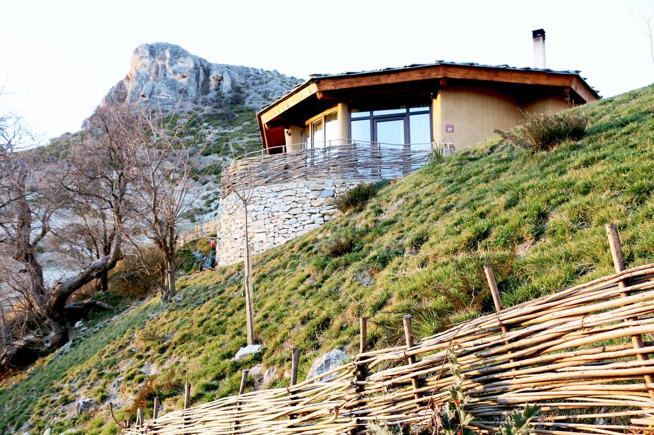 Eco Village Under The Cliffs Ilindentsi Extérieur photo